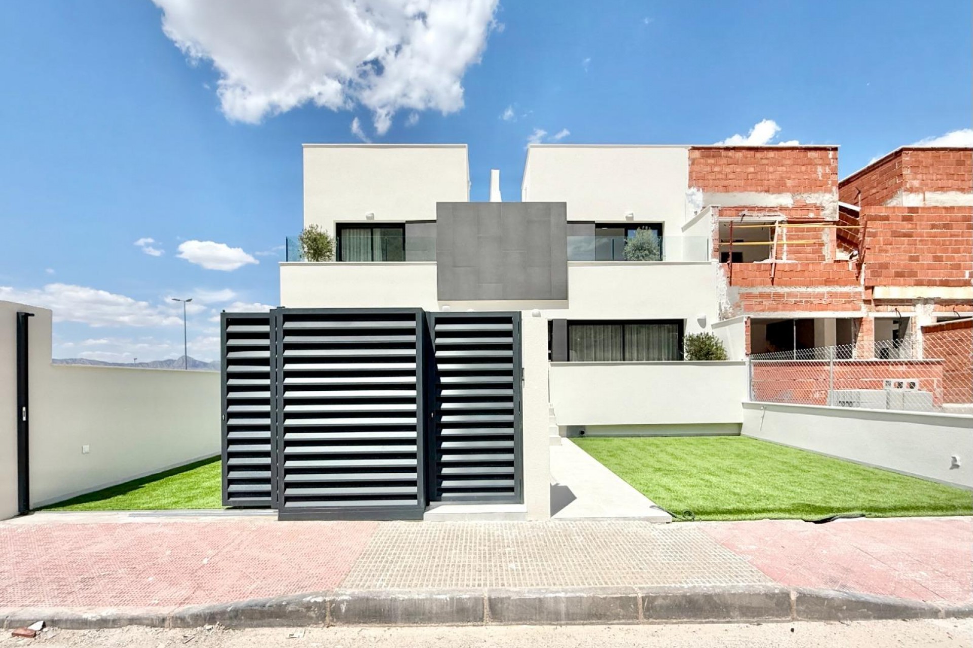 New Build - Town House - Cox - Sin Zona