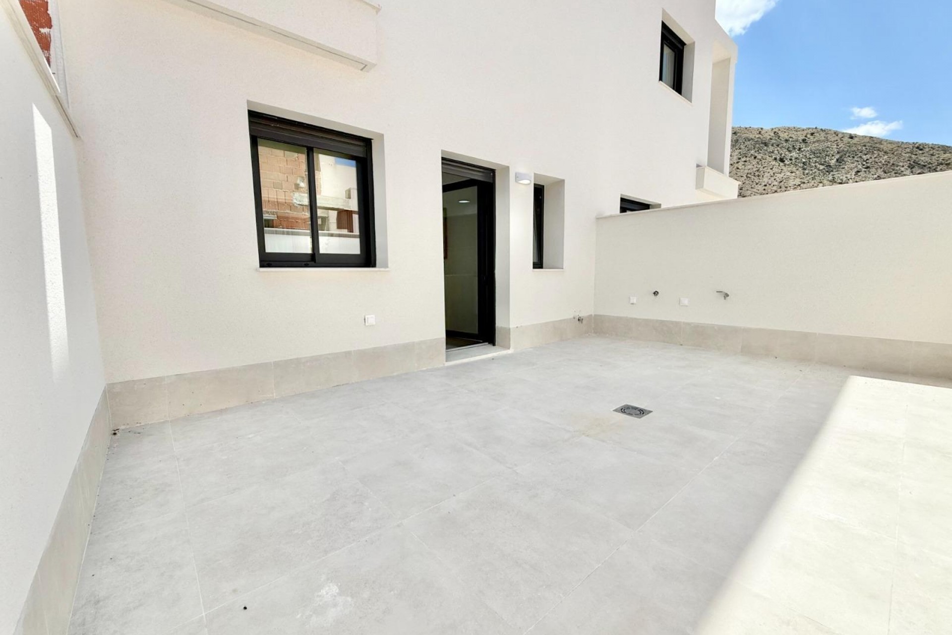 Nueva construcción  - Town House - Cox - Sin Zona