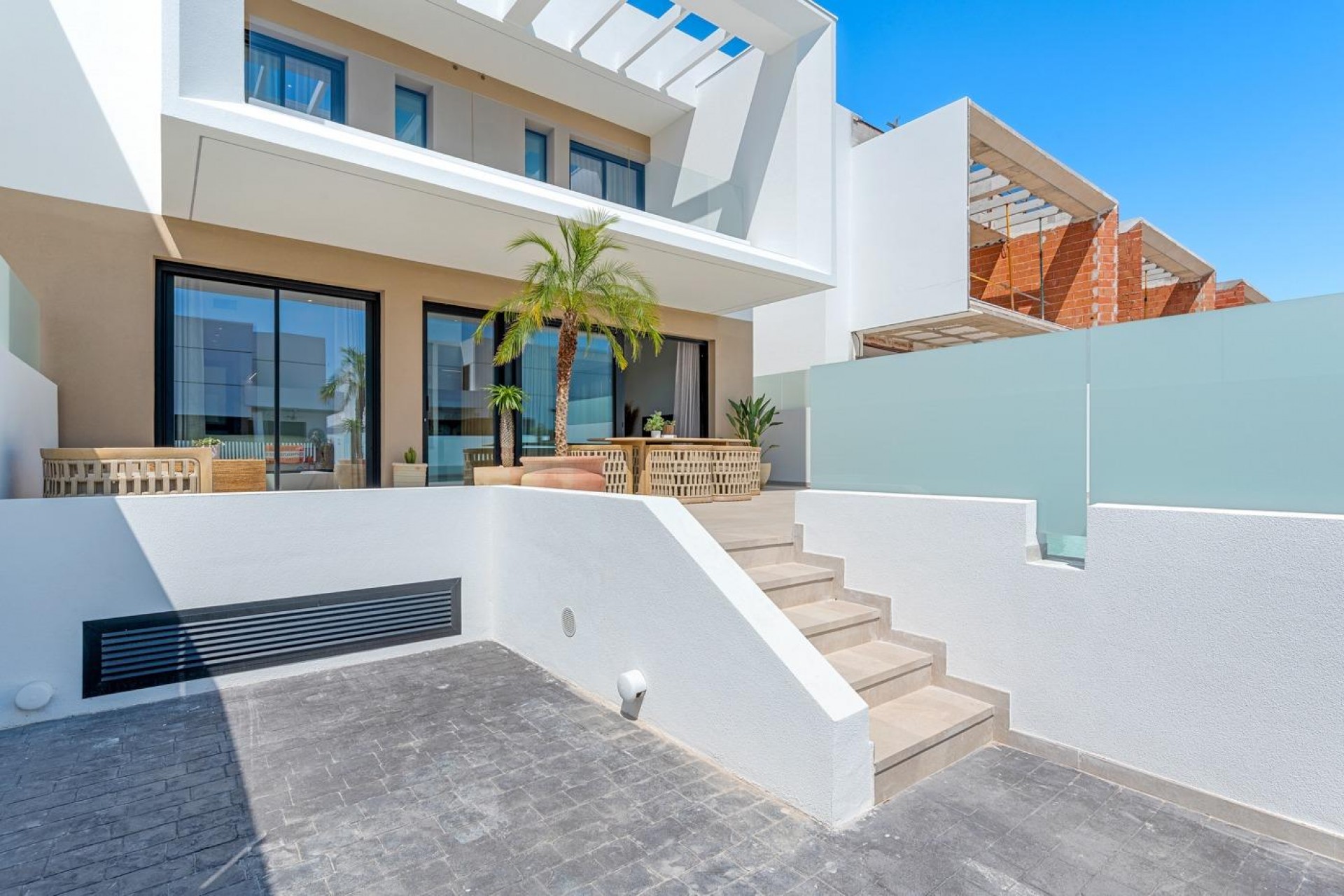 Nueva construcción  - Villa - Dolores - Sector 3