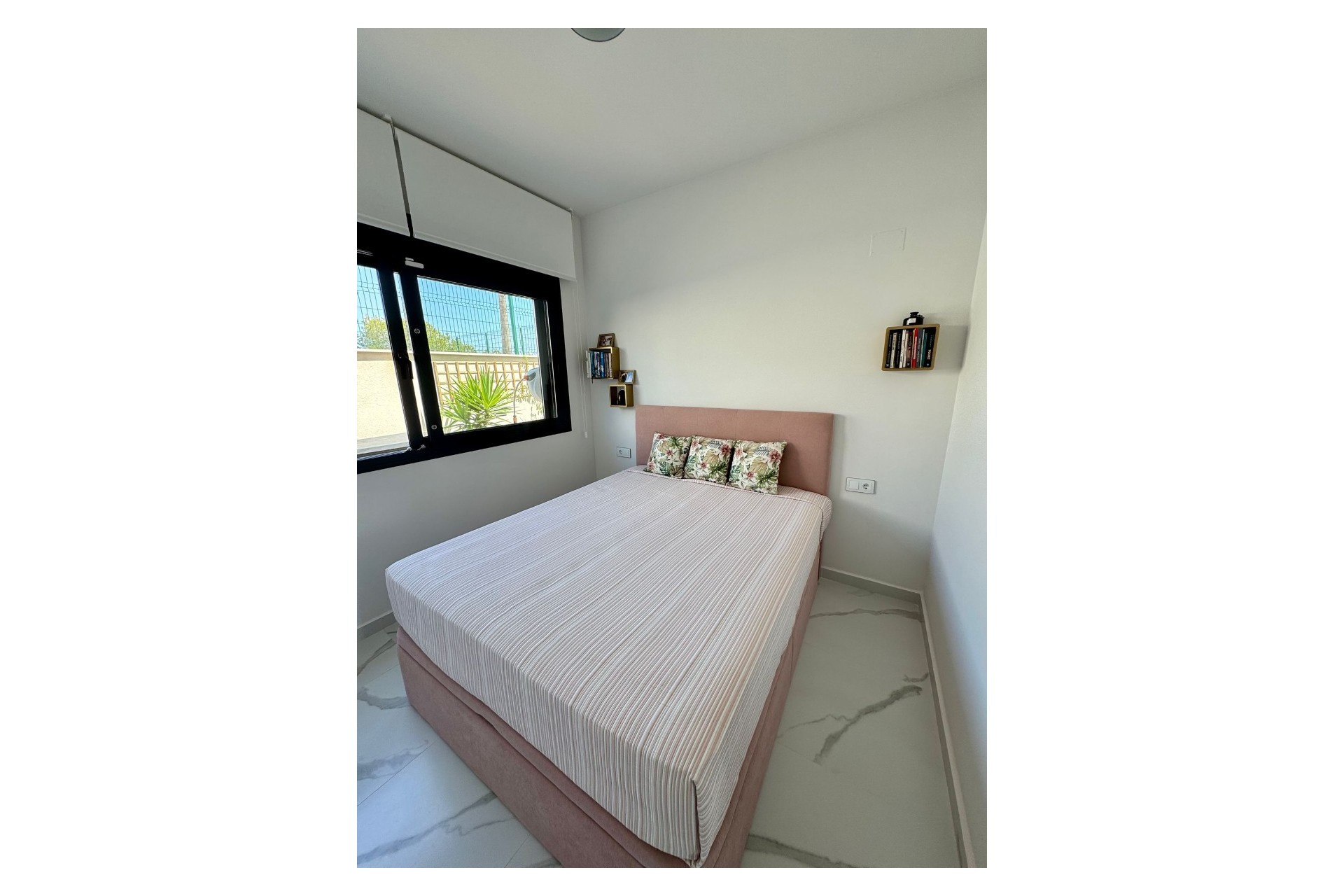 Resale - Bungalow - San Miguel de Salinas
