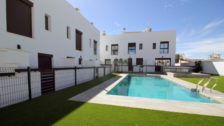 Villa - Nueva construcción  - Pilar de la Horadada - parque Andromeda