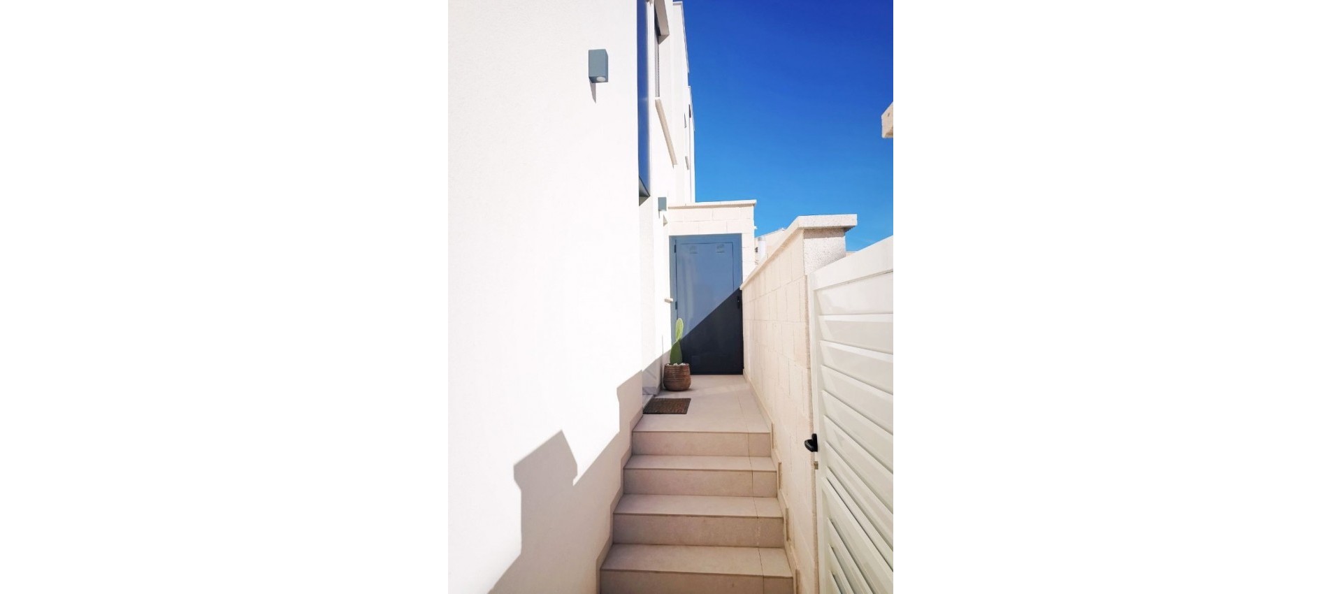 Resale - Villa - Orihuela Costa - Punta Prima