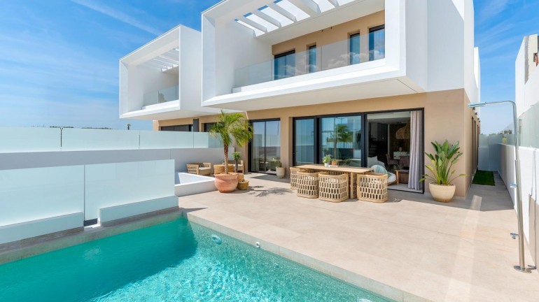 Nueva construcción  - Villa - Dolores - Sector 3