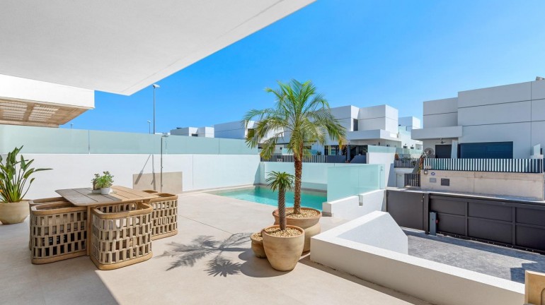 Nueva construcción  - Villa - Dolores - Sector 3
