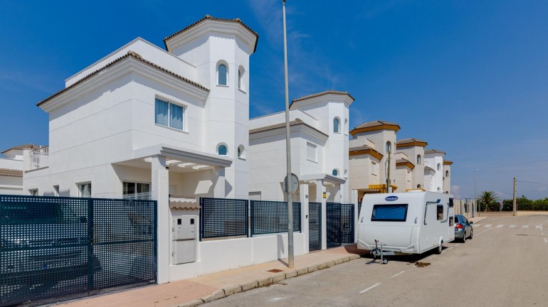 New Build - Villa - San Fulgencio - El Oasis