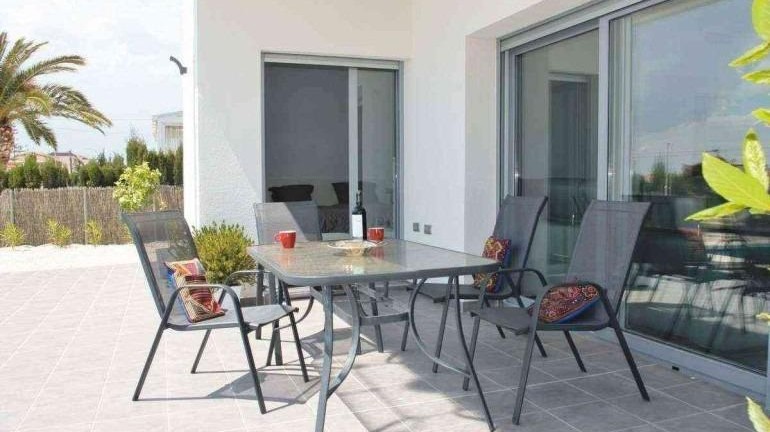 Nueva construcción  - Villa - Rafal - polideportivo