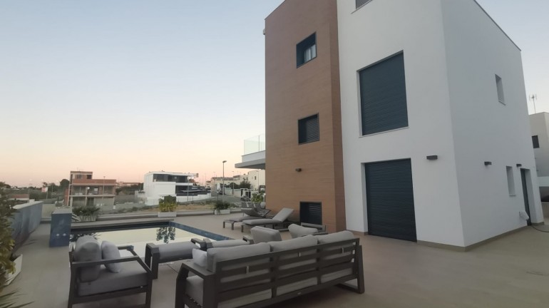 Reventa - Villa - Orihuela Costa - Dehesa de campoamor